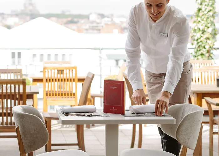 Nh Collection Centre Hotel 4*