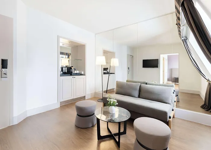 מלון Nh Carrefour De L'europe 4*