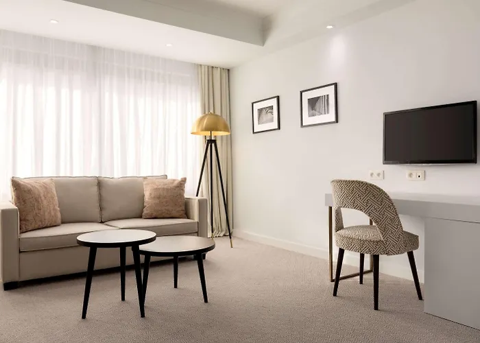 Avenue Louise Trademark Collection By Wyndham 4*