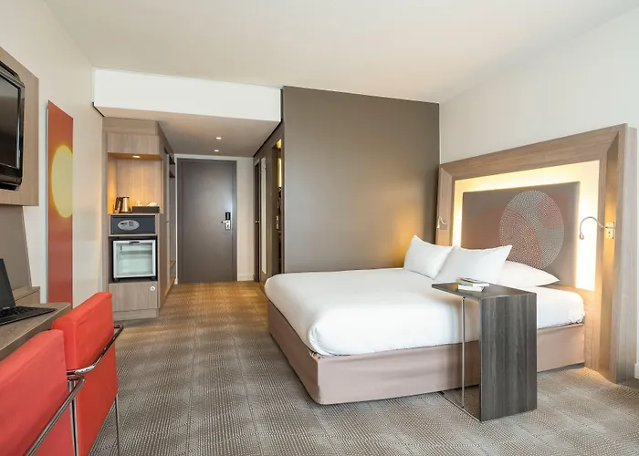 Novotel Centre Hotel 4*