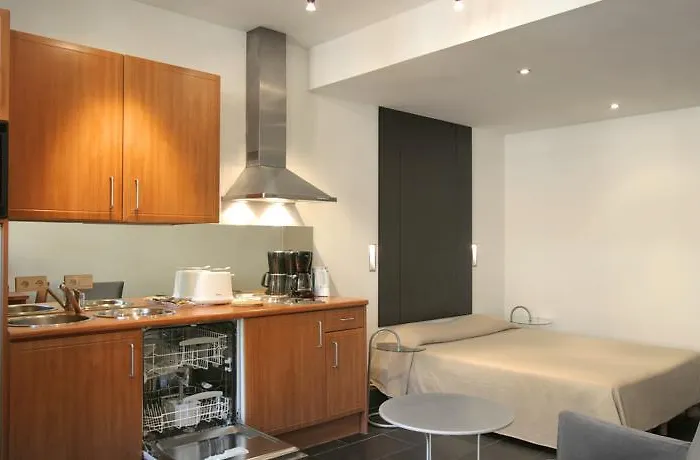 Azimut Flathotel Lejlighedshotel 3*