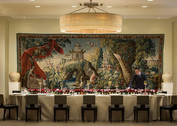 Amigo, A Rocco Otel Brüksel