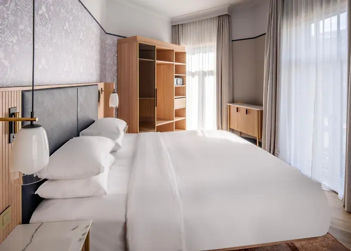 Marriott Grand Place Hotel