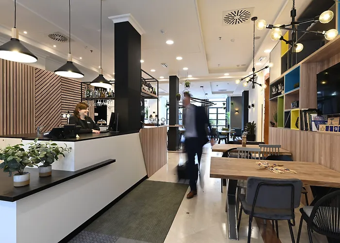 Schuman By Ihg Hotel 4*