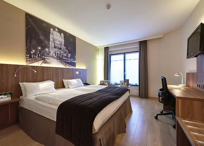 Hotel Schuman By Ihg 4*
