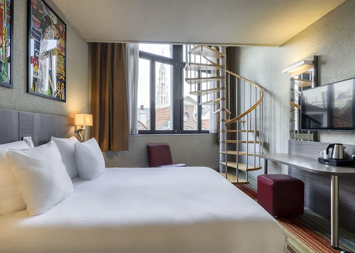 Alma Grand Place Hotel 3*