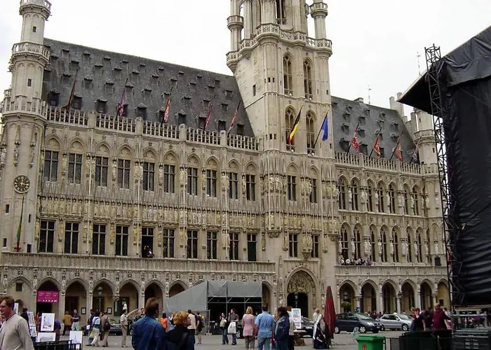 The Moon 2* Brussels