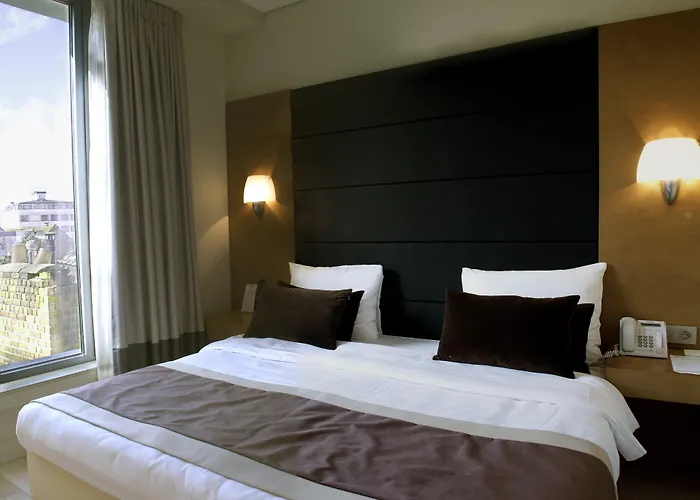 B-aparthotel Grand Place 4*