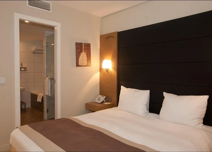 B-aparthotel Grand Place 4*