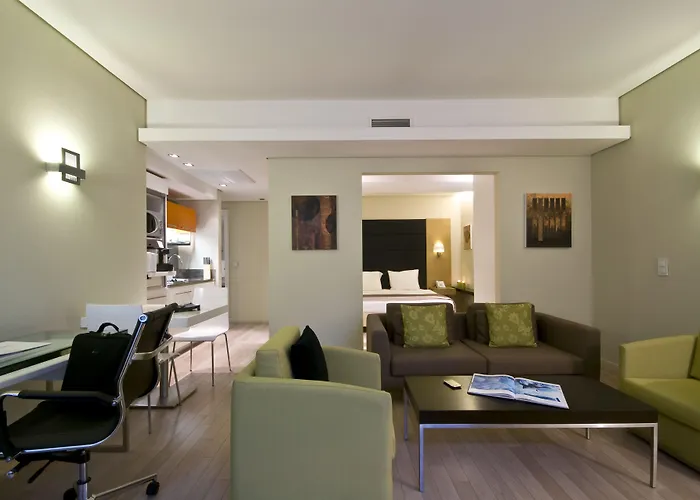 B-aparthotel Grand Place Апарт-отель