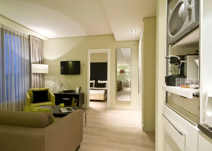 B-aparthotel Grand Place Апарт-отель