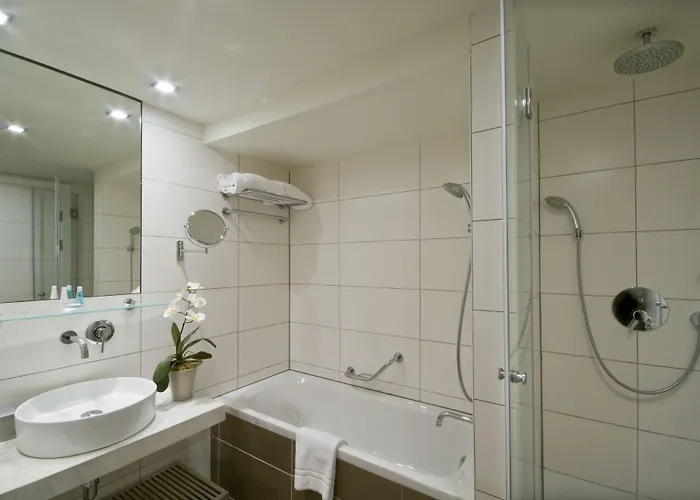 B-aparthotel Grand Place 4*