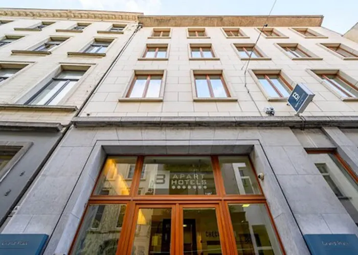 B-aparthotel Grand Place 4*