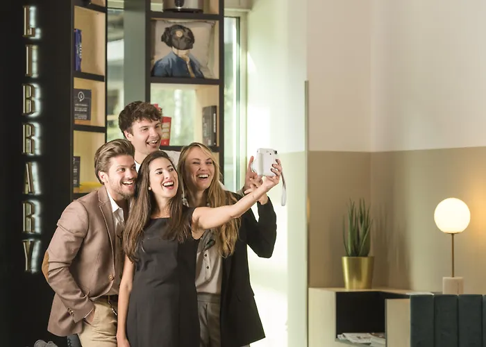 Adagio Grand Place 3*