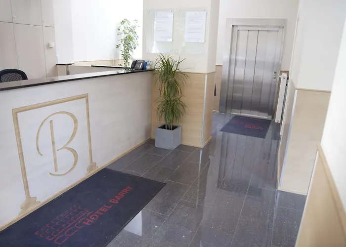 Barry Hotel 2*