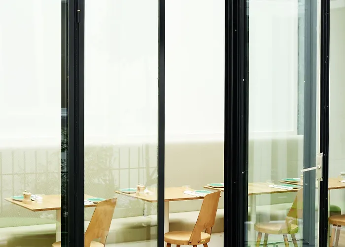 Des Galeries Hotel 4*