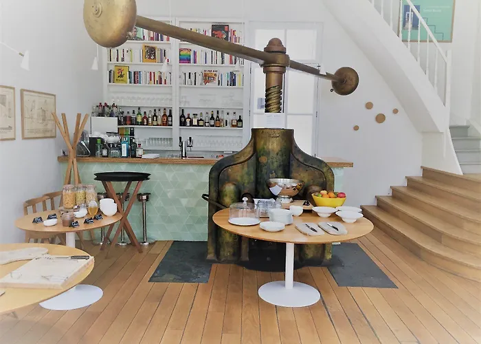 Des Galeries Hotel 4*