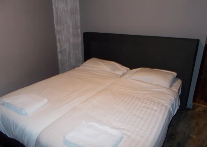 Urban Centre Hostel *