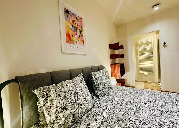 The Experience - 2 Bedroom Bright, Spacious &