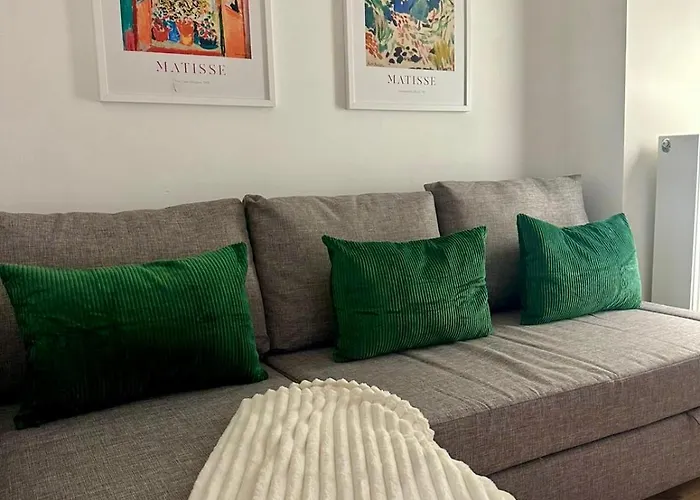 The Experience - 2 Bedroom Bright, Spacious &