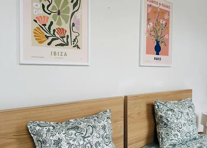 The Experience - 2 Bedroom Bright, Spacious &