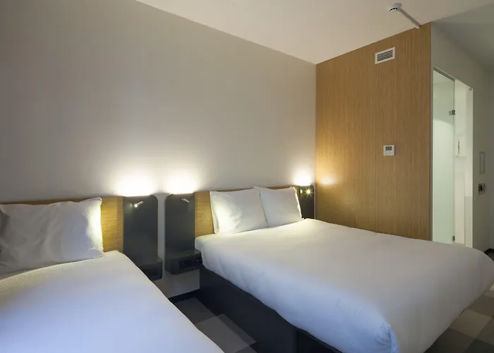 Easyhotel Centre Hotel 3*