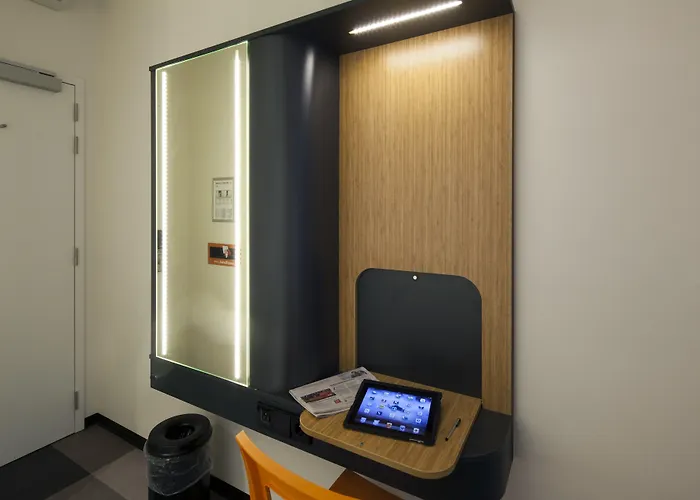 Easyhotel Centre Hotel