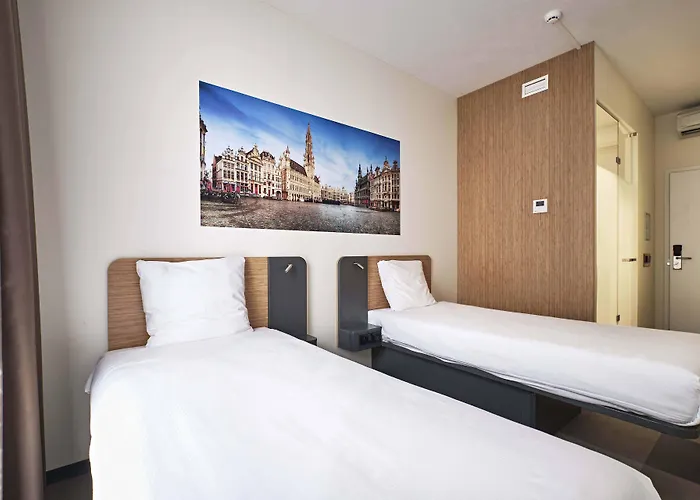 Hotel Easyhotel Centre 3*