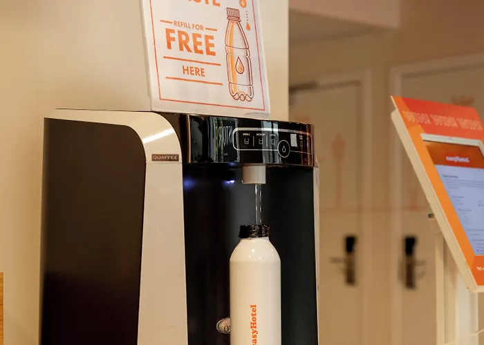 Easyhotel City Centre Hotel 3*