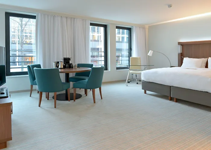 Courtyard By Marriott Eu Hotel 4*