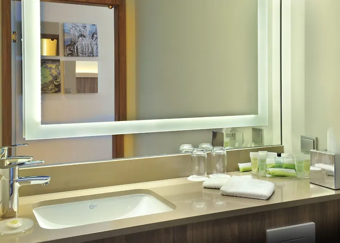 Courtyard By Marriott Eu Hotel