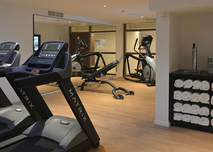 מלון Courtyard By Marriott Eu 4*