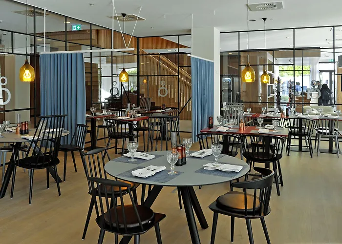 Courtyard By Marriott Eu מלון