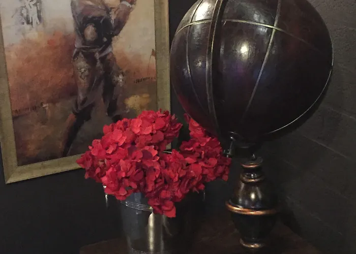 The Legacy By 2go4 Center Hostal *