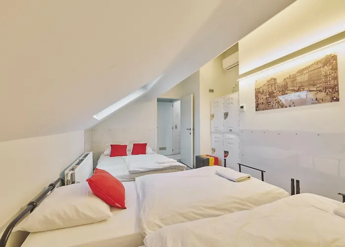 Hostel The Legacy By 2go4 Center