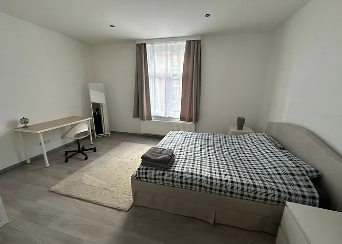 Confortable Avec Garage Premier Etage Sans Terrasse *