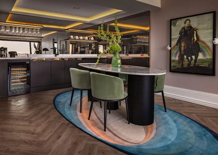 Cardo Brussels, Autograph Collection Otel 4*