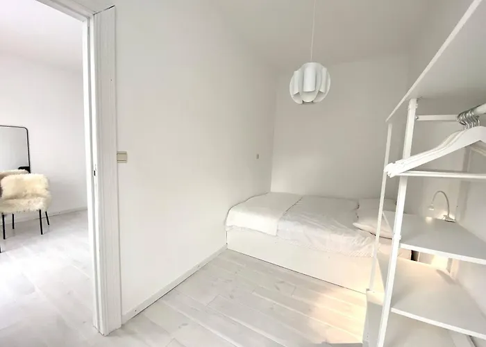 Wit Ii, Near Metro, Train N7670