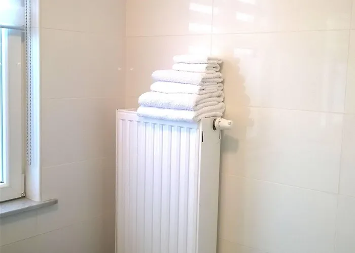 Apartamento Almost White, Near Train, Metro N7688 Bruxelas