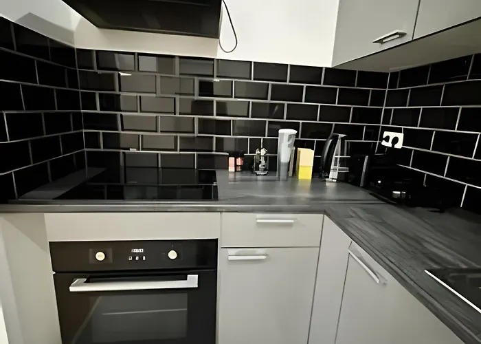 Cozy Private With Terrace & Workspace * בריסל