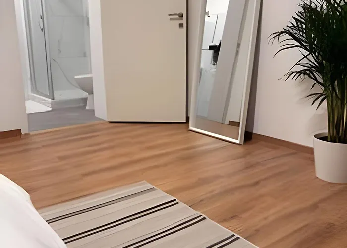 Cozy Private With Terrace & Workspace בית אירוח