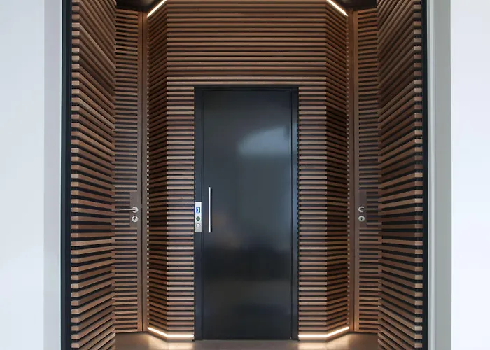 Triplex Penthouse In The Center *