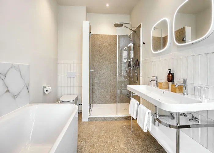 Made In Catherine Hotel