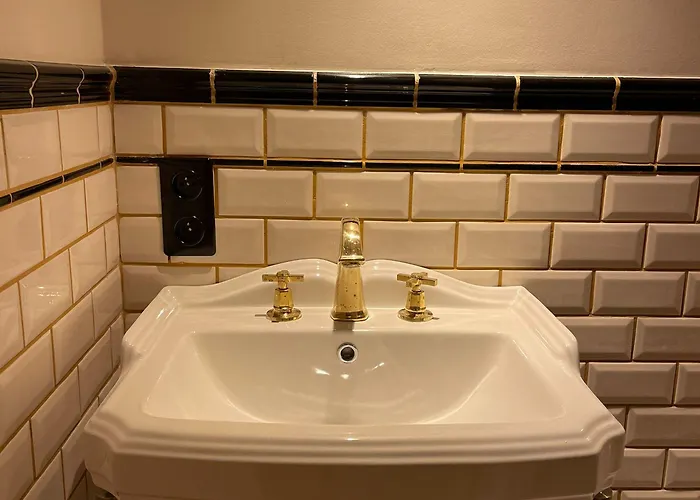 La Petite Foret Art Deco In