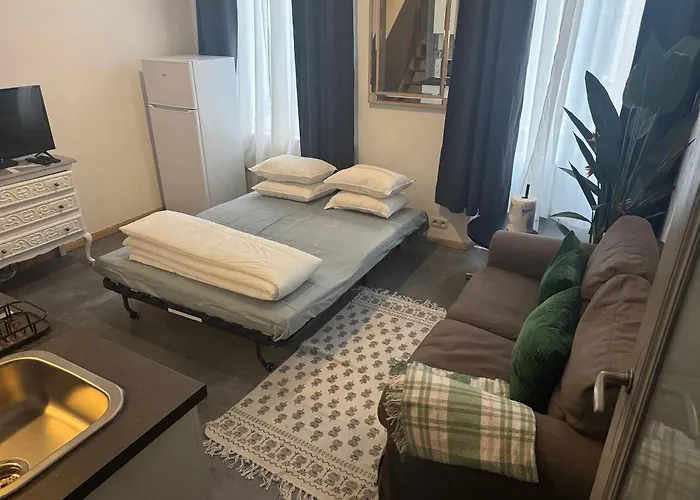 La Perla Louise Apartment