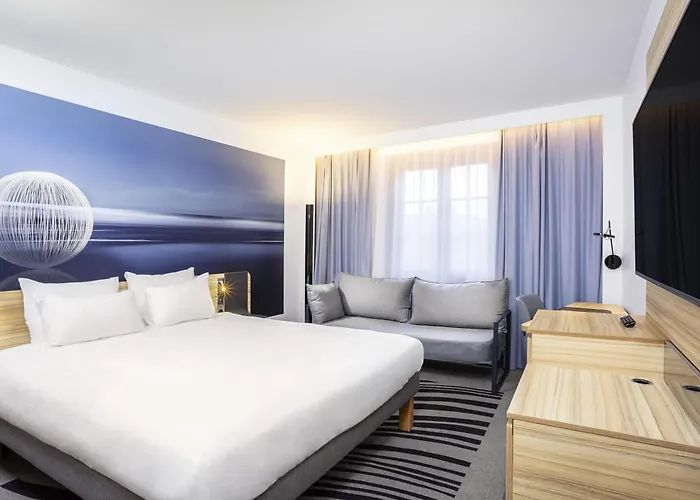Hotel Novotel Off Grand Place 4*