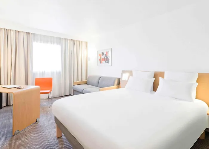 מלון Novotel Off Grand Place