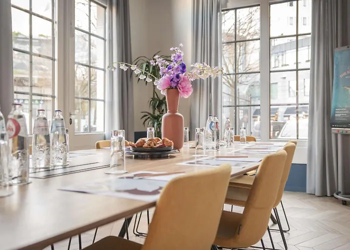 מלון Novotel Off Grand Place 4*