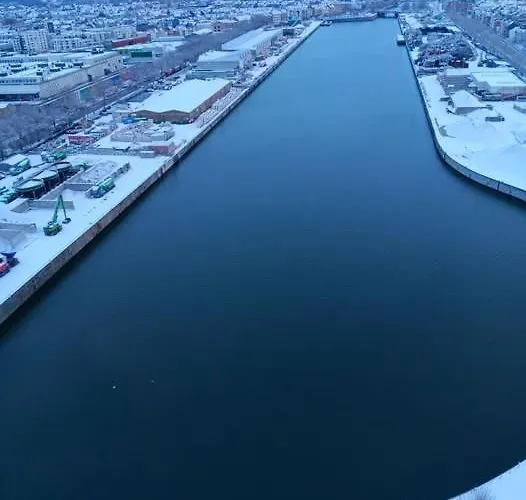 Romantics Rooms In Brussels Sky