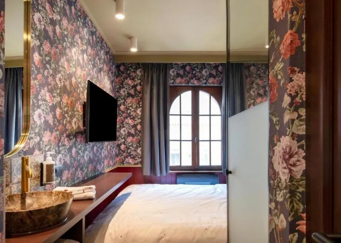 The Place Capsule hotel Brussels